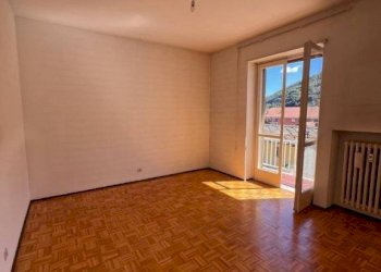 Camera da letto - Bilocale corso Antonio Gramsci, 23, Torre Pellice - foto 8