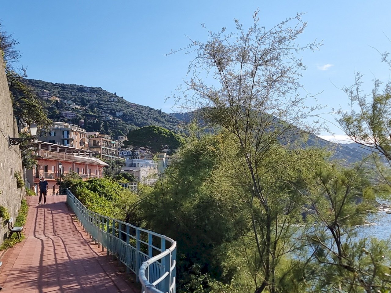 20240915_091445.jpg - Monolocale Passeggiata Anita Garibaldi 16A, Genova - foto 2