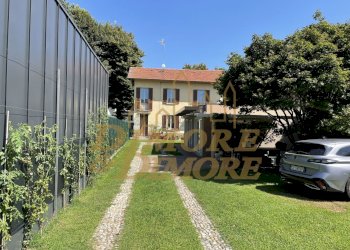 IMG_3358_risultato.jpg - Casa indipendente Taino - foto 3