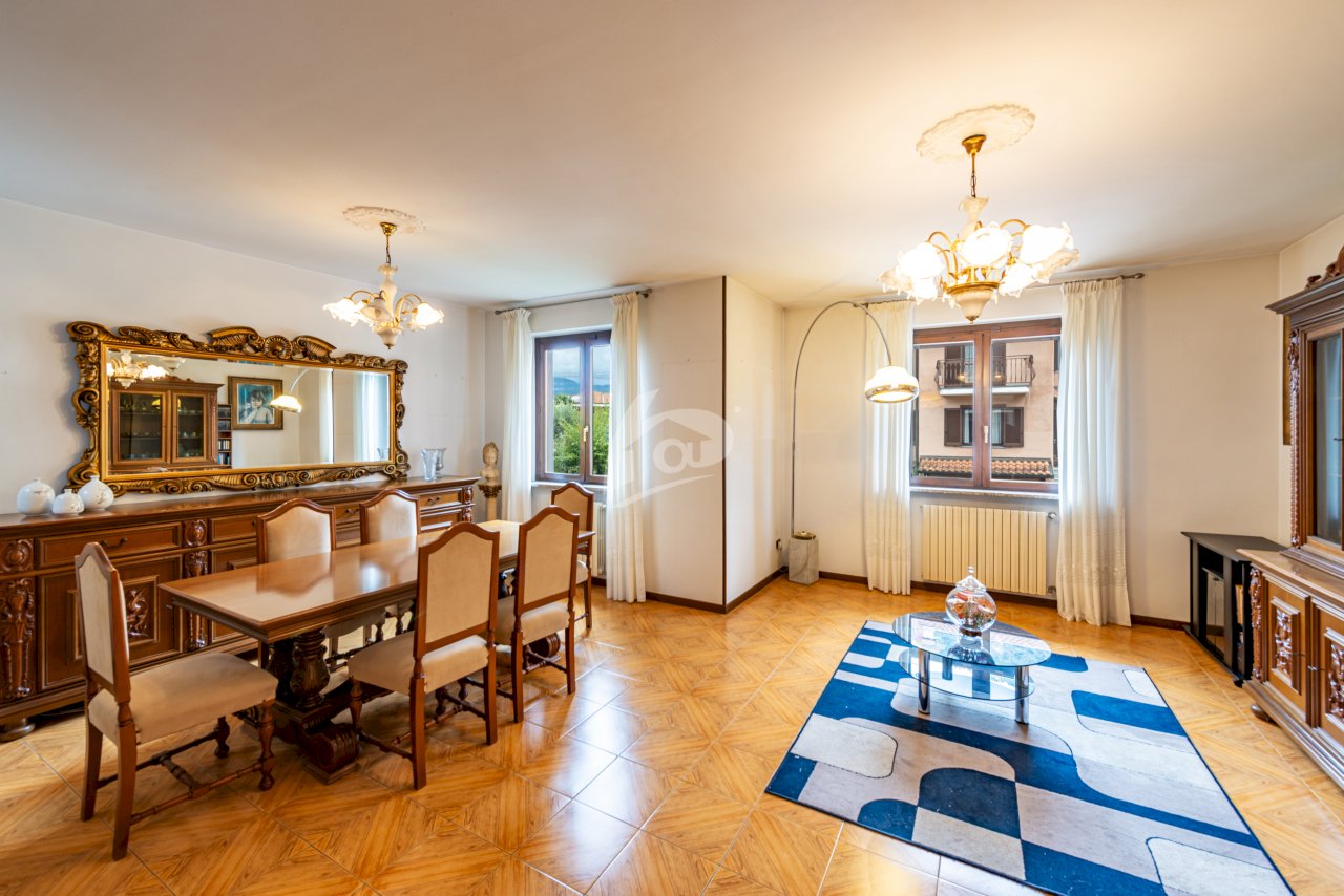 salone - Villa a Schiera Via E. Toti 6, Laveno-Mombello - foto 2