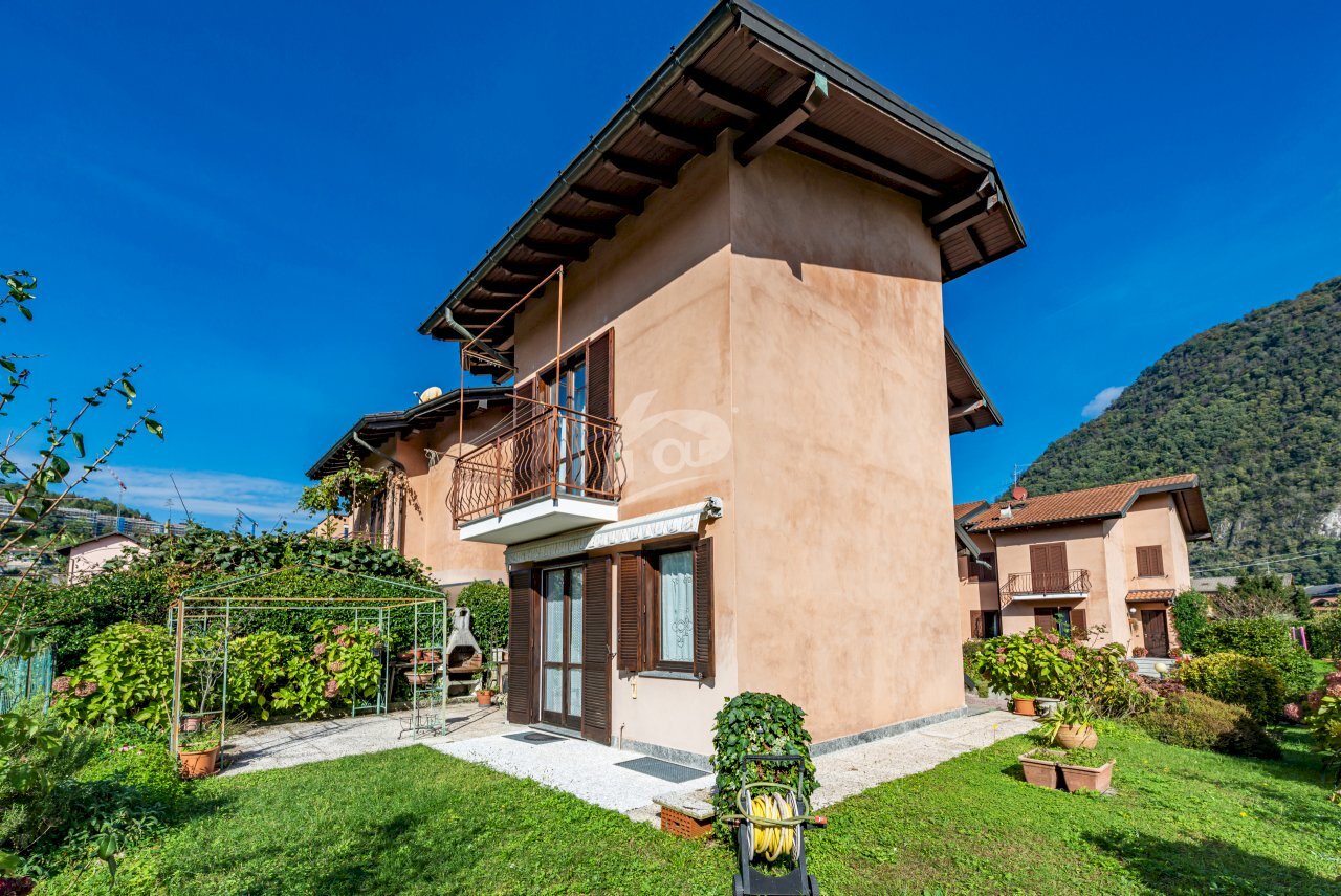 giardino - Villa a Schiera Via E. Toti 6, Laveno-Mombello - foto 2