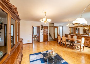 salone - Villa a Schiera Via E. Toti 6, Laveno-Mombello - foto 3