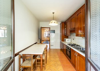 cucina - Villa a Schiera Via E. Toti 6, Laveno-Mombello - foto 9