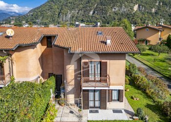 facciata - Villa a Schiera Via E. Toti 6, Laveno-Mombello - foto 27