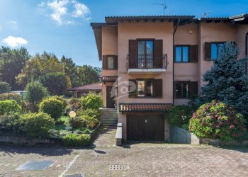 facciata - Villa a Schiera Via E. Toti 6, Laveno-Mombello - foto 28