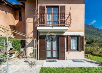 facciata - Villa a Schiera Via E. Toti 6, Laveno-Mombello - foto 18