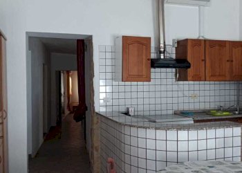 VISTA CUCINA E DISIMPEGNO.jpg - Appartamento VIA FRIGAGLIA  18, Sassari - foto 2