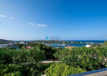 vista dalla terrazza con piscina condominiale  - Attico Via delle Caravelle, Arzachena - foto 40