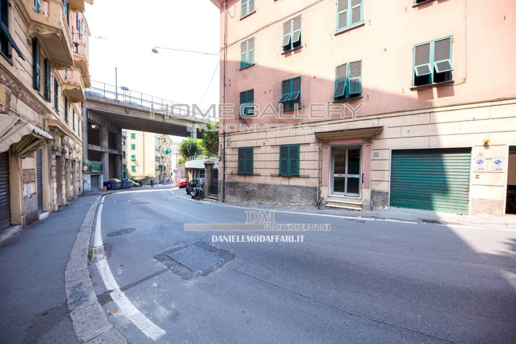 Zona - Box corso Luigi Andrea Martinetti, Genova (zona Sampierdarena) - foto 3