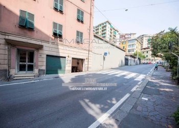 Zona - Box corso Luigi Andrea Martinetti, Genova (zona Sampierdarena) - foto 2