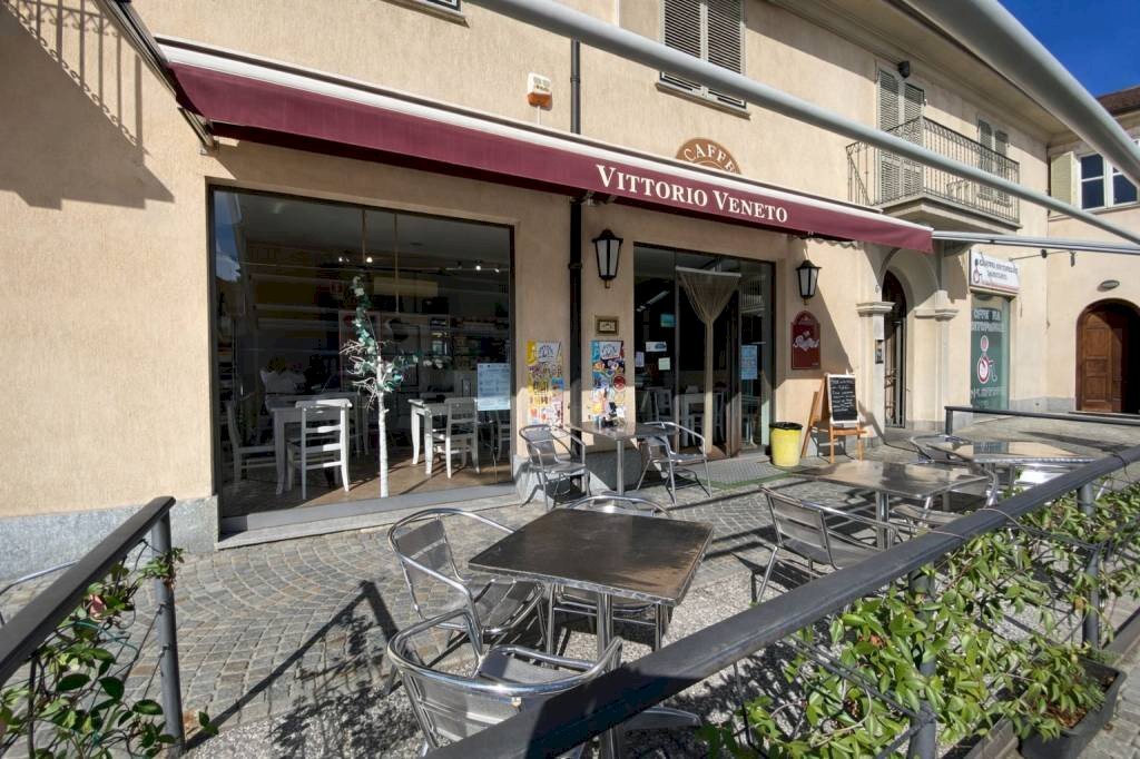 Facciata - Cafeteria - Cold Bar largo Vittorio Veneto, 8, Carmagnola - photo 2