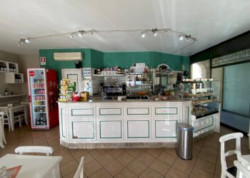 sala - Bar Tavola Calda - Fredda largo Vittorio Veneto, 8, Carmagnola - foto 5