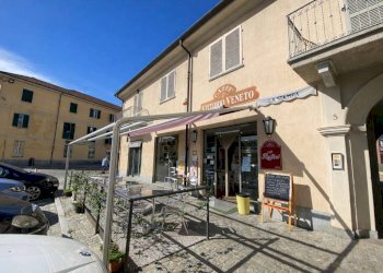 Facciata - Cafeteria - Cold Bar largo Vittorio Veneto, 8, Carmagnola - photo 1