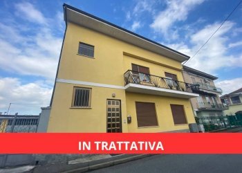 Facciata - Appartamento via Isolabella, 13, Carmagnola - foto 1