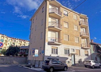 Three-room apartment Via Ribet, Pinerolo - photo 1