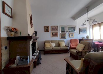 1200059-qcpib93d.jpg - Casa semi indipendente Luni - foto 11