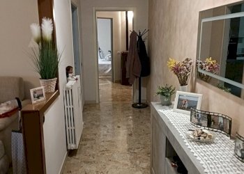 corridoio - Appartamento semi-centrale, Pieve Porto Morone - foto 8