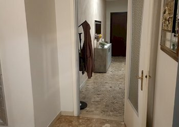 corridoio - Appartamento semi-centrale, Pieve Porto Morone - foto 10