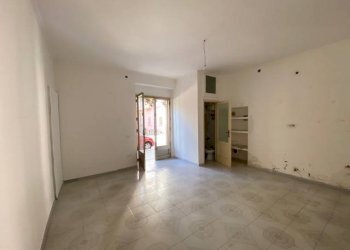 Locale Commerciale Viale Vittorio Veneto, San Nicandro Garganico - foto 3