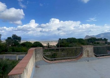 Balcone - Villa via Francesco Cangialosi, Carini - foto 2