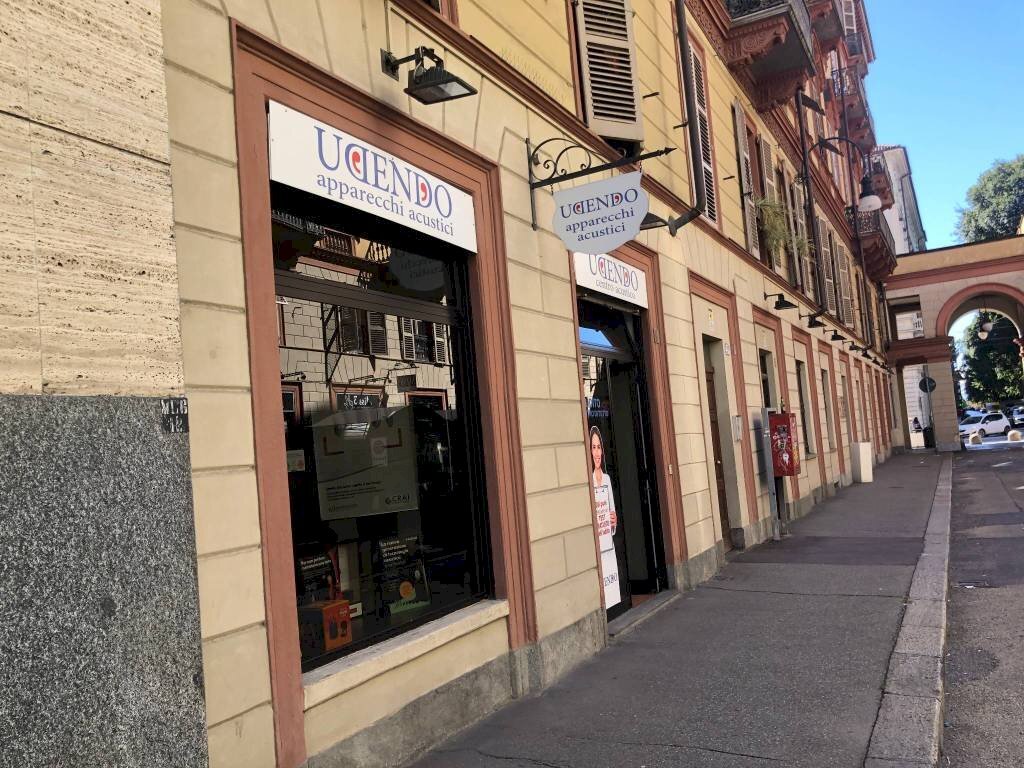 Facciata - Negozio via Alessandro Manzoni, 27, Torino (zona Centro) - foto 1