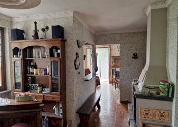 Salone - Casa indipendente corso Jacopo Lombardini, 48, Torre Pellice - foto 4