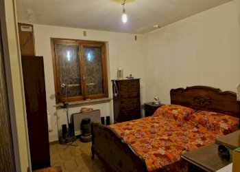 Camera da letto - Casa indipendente corso Jacopo Lombardini, 48, Torre Pellice - foto 13