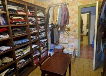 Stanza arredata - Casa indipendente corso Jacopo Lombardini, 48, Torre Pellice - foto 15