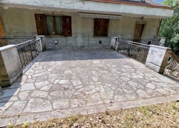 Facciata - Casa indipendente corso Jacopo Lombardini, 48, Torre Pellice - foto 26