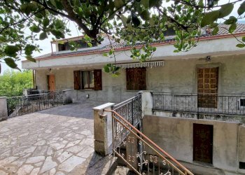 Facciata - Casa indipendente corso Jacopo Lombardini, 48, Torre Pellice - foto 28