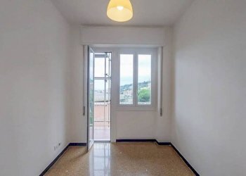 Stanza non arredata - Bilocale via Giovanni XXIII, Genova (zona Marassi) - foto 4