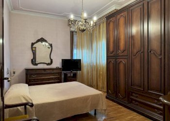 Camera da letto - Four-room apartment via Barnaba Panizza, Torino - photo 17