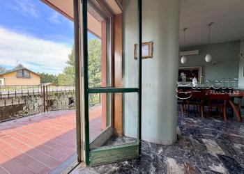 terrazzo vista soggiorno - Villa Via Fratelli Bandiera, Nerviano - foto 8