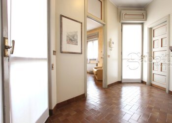 disimpegno primo piano - Villa Via Fratelli Bandiera, Nerviano - foto 16