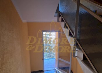 Atrio scale.jpg - Quadrilocale via Orti del largo 102, Ceriale - foto 4