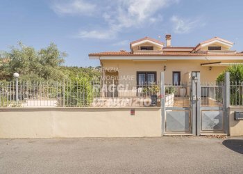 0001.jpg - Villa Via delle Calcare 22, Rocca di Papa - foto 1