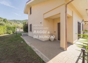 0003.jpg - Villa Via delle Calcare 22, Rocca di Papa - foto 3