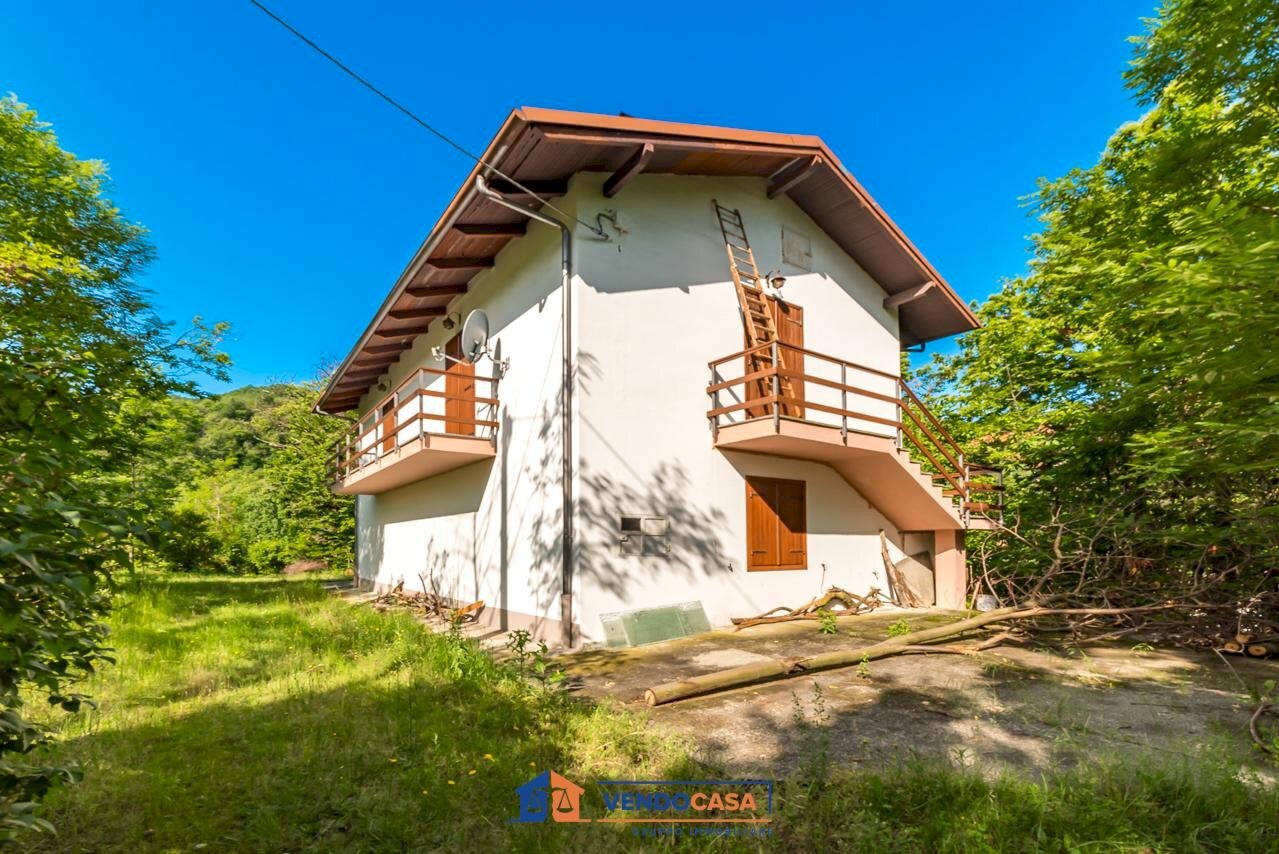 Independent house Brondello - photo 1