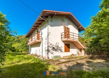 Independent house Brondello - photo 1