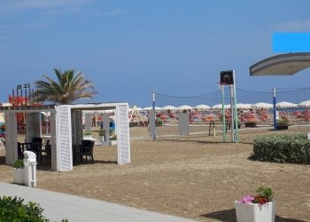 Viserba Spiaggia.JPG - Stabile - Palazzo Viale Giorgio Angelini 16, Rimini - foto 4