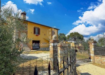 Le Baccanti (1).jpg - Casale Località Torri, Gualdo Cattaneo - foto 2