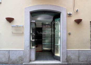 facciata negozio - Locale Commerciale Via Pretoria, Potenza - foto 3