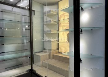 vetrine - Locale Commerciale Via Pretoria, Potenza - foto 5