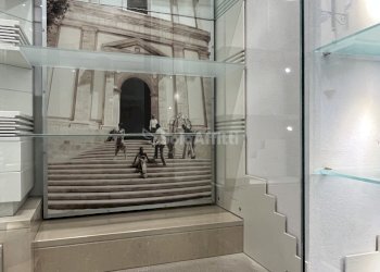 vetrine - Locale Commerciale Via Pretoria, Potenza - foto 7