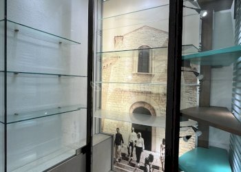 vetrine - Locale Commerciale Via Pretoria, Potenza - foto 9