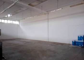 Interno non residenziale - Capannone via Lago di Carezza, Carpi - foto 1