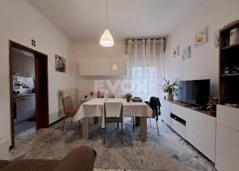 Four-room apartment Valsamoggia - photo 1