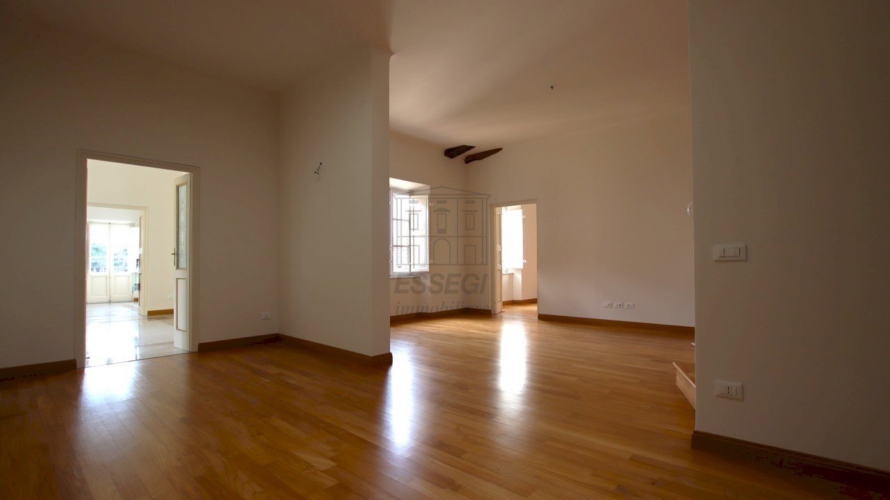 appartamento in affitto centro storico lucca con t - Appartamento Piazza San Michele 32, Lucca - foto 1