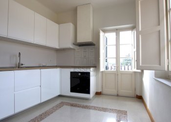 appartamento in affitto centro storico lucca con t - Apartment Piazza San Michele 32, Lucca - photo 2