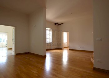 appartamento in affitto centro storico lucca con t - Apartment Piazza San Michele 32, Lucca - photo 1